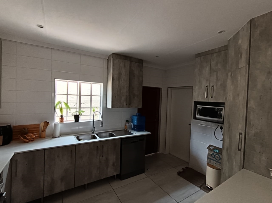 3 Bedroom Property for Sale in Hexrivier Lifestyle Estate North West